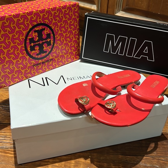 Michael Kors Red single big toe slides - Picture 7 of 7